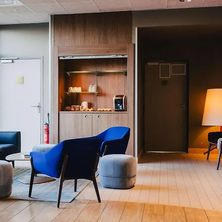 Ibis Centre Rive Gauche Mermoz Hotel 3*