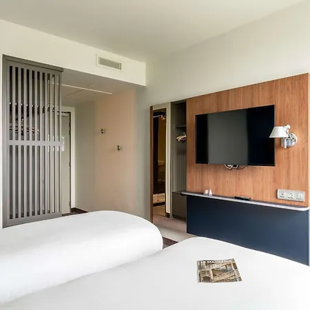 Ibis Centre Rive Gauche Mermoz
