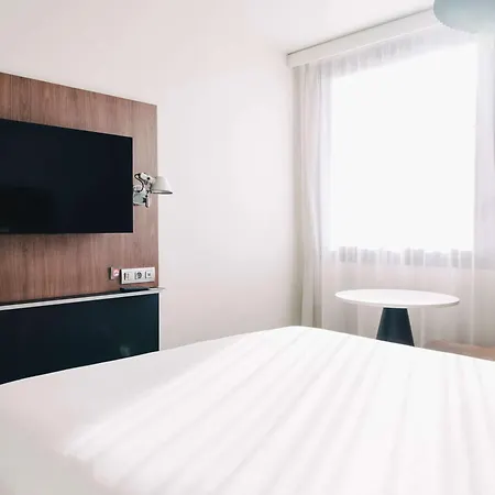 Ξενοδοχείο Ibis Centre Rive Gauche Mermoz 3*