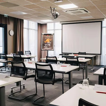 Ibis Centre Rive Gauche Mermoz Hotel 3*