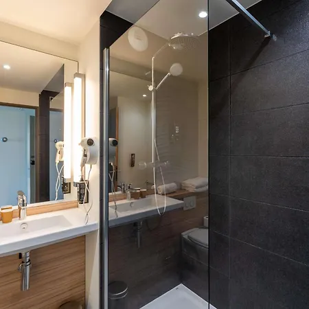 Отель Ibis Centre Rive Gauche Mermoz Руан