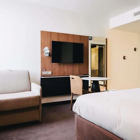 Ibis Centre Rive Gauche Mermoz 3*