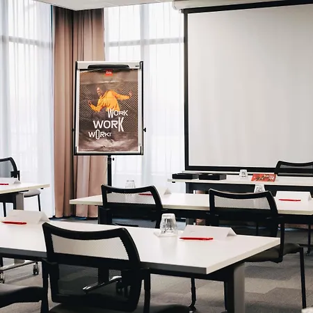 Ibis Centre Rive Gauche Mermoz Hotel