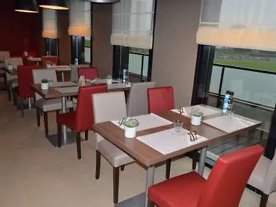 Hotel Ibis Centre Rive Gauche Mermoz 3*