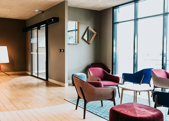 Ibis Centre Rive Gauche Mermoz Hotel 3*